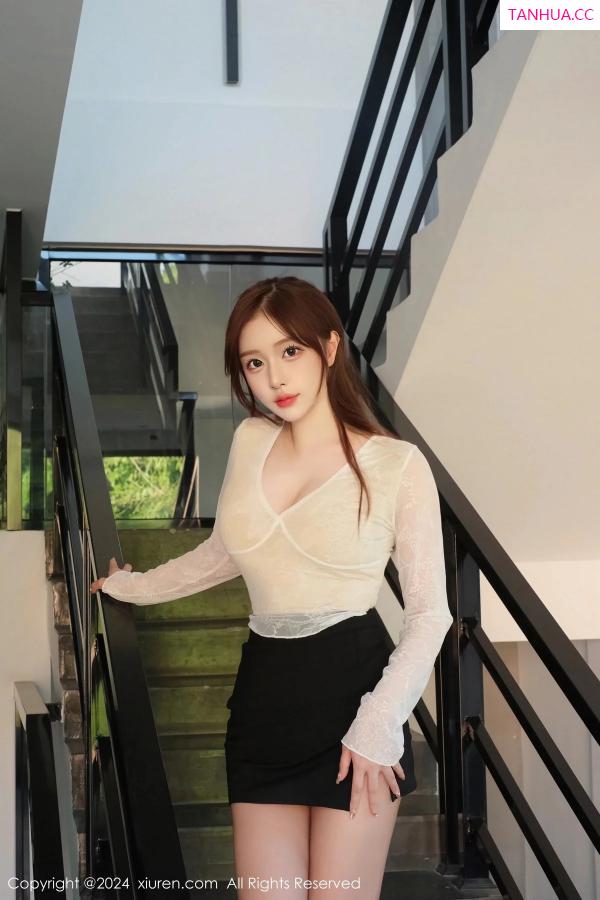   [XiuRen]高清写真图 2024.01.02 No.7895 LindaLinda 短裙美腿第10张图片